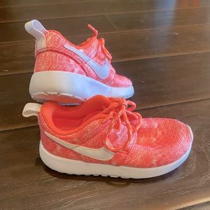 🌟SOLD🌟Nike Rosherun sneakers